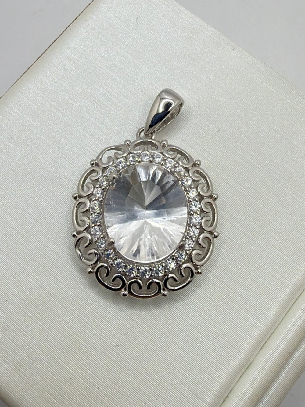 NWOT 8x10 Concave, oval Cut, faceted QUARTZ pendant in s925 and cz accents!